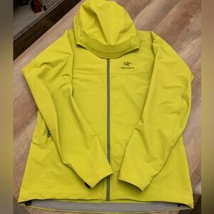 Arc’teryx Atom Jacket in Rare Neon Green Color Men’s size XL